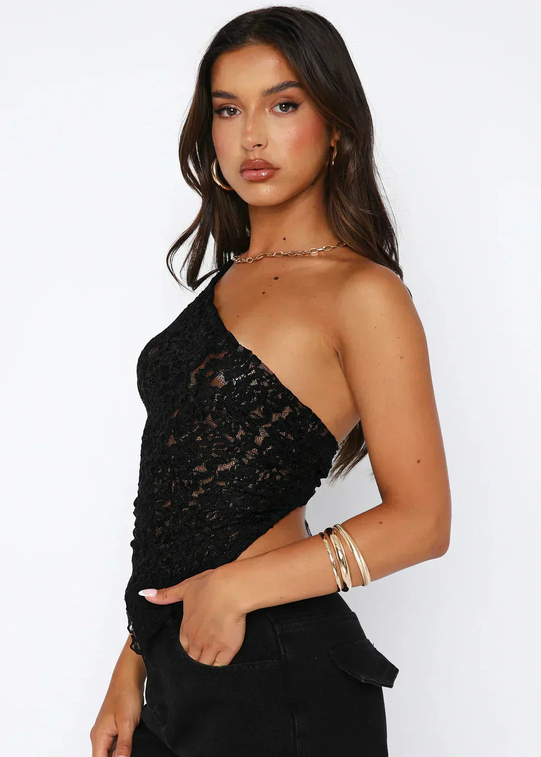 Top De Encaje Con Cuello Inclinado