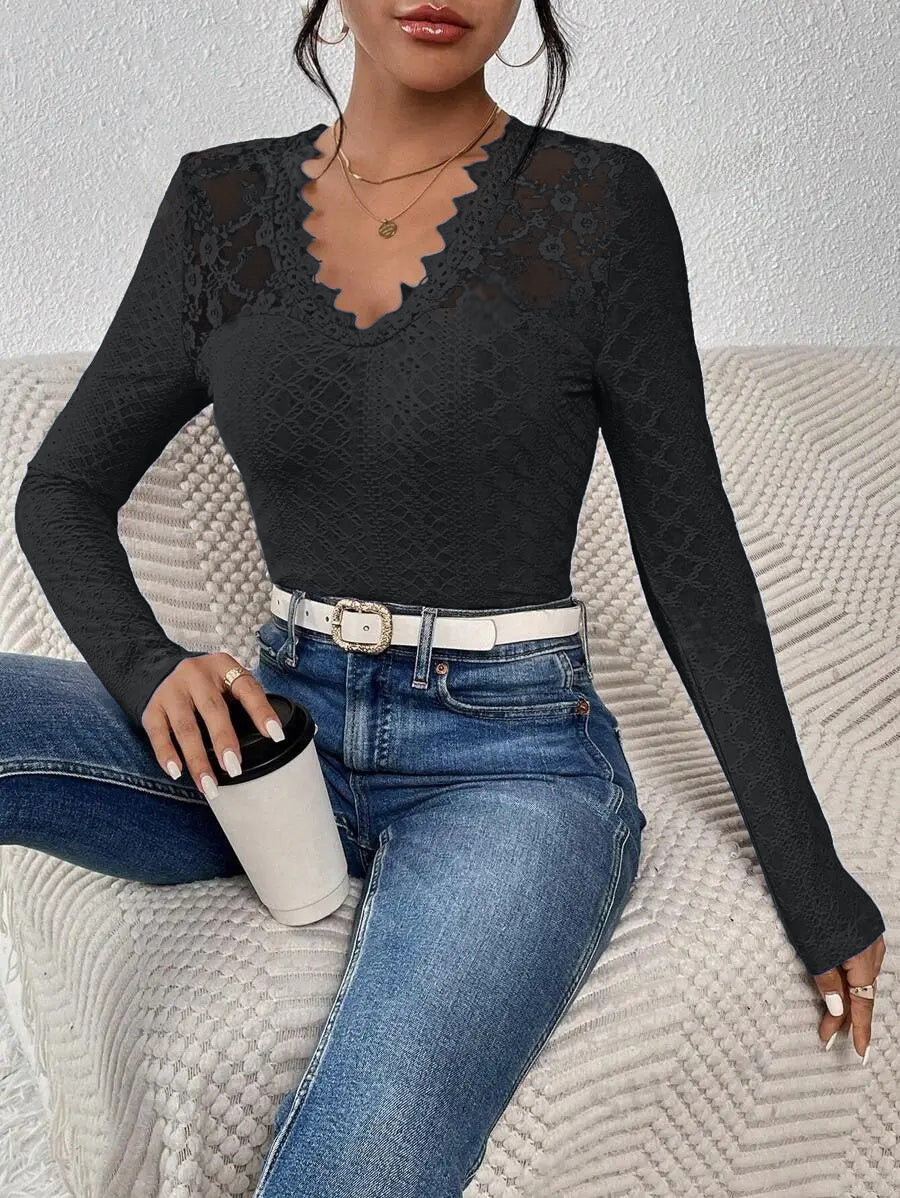 Top de manga larga con cuello en V y panel de encaje