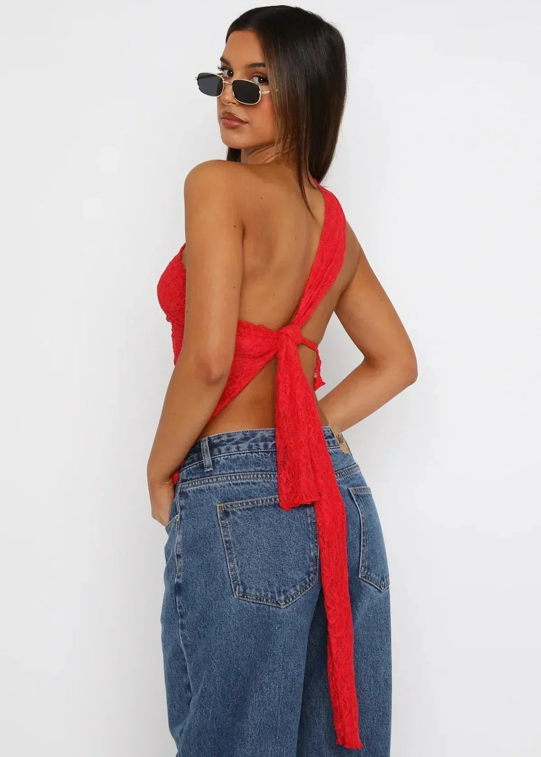 Top De Encaje Con Cuello Inclinado