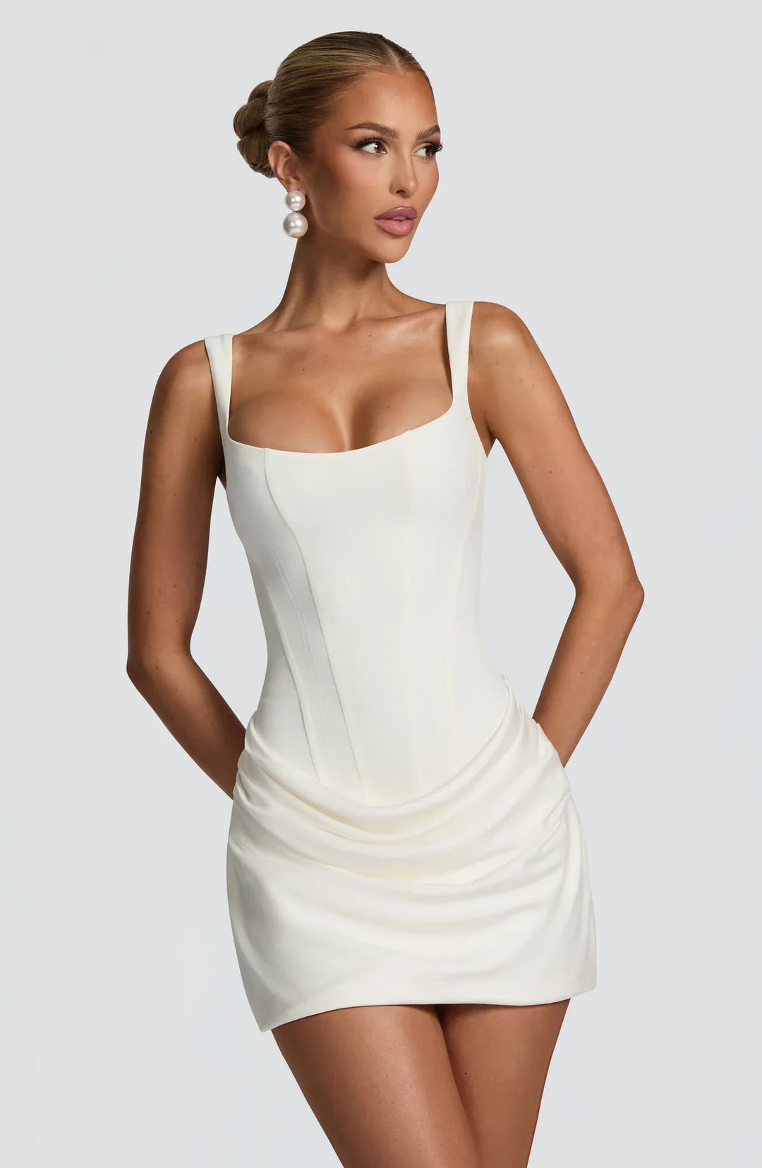 VALERIA | Vestido mini con silueta definida