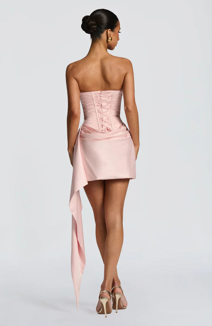 MONA | Vestido mini con silueta pulida